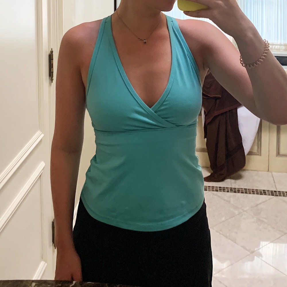 Lululemon Turquoise Workout Top - Picture 3 of 4
